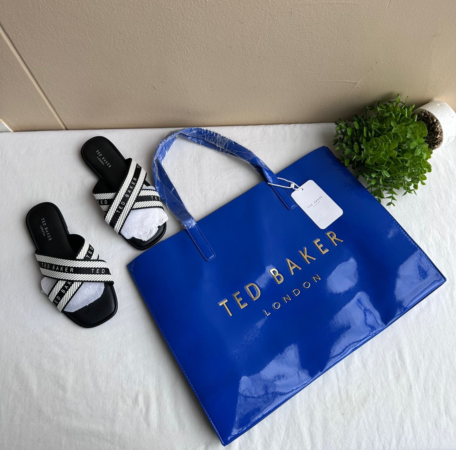 TED BAKER ICON HANDBAG AND SLIDES COMBO