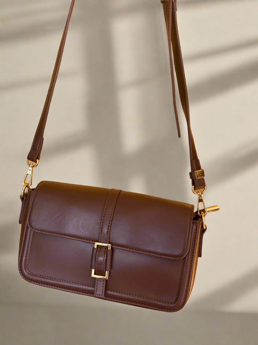 SEMI PATENT LEATHER SHOULDER BAG