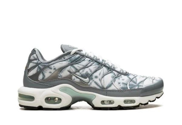 AIR MAX PLUS SNEAKERS