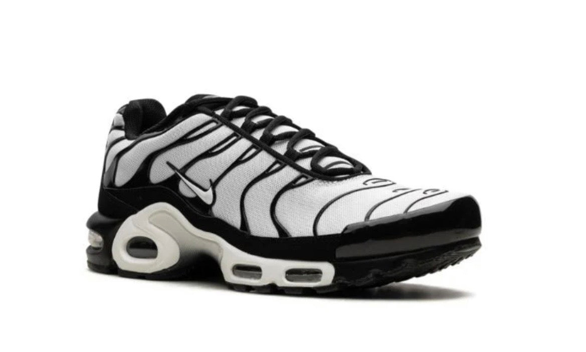 NIKE AIR MAX PLUS "OREO"