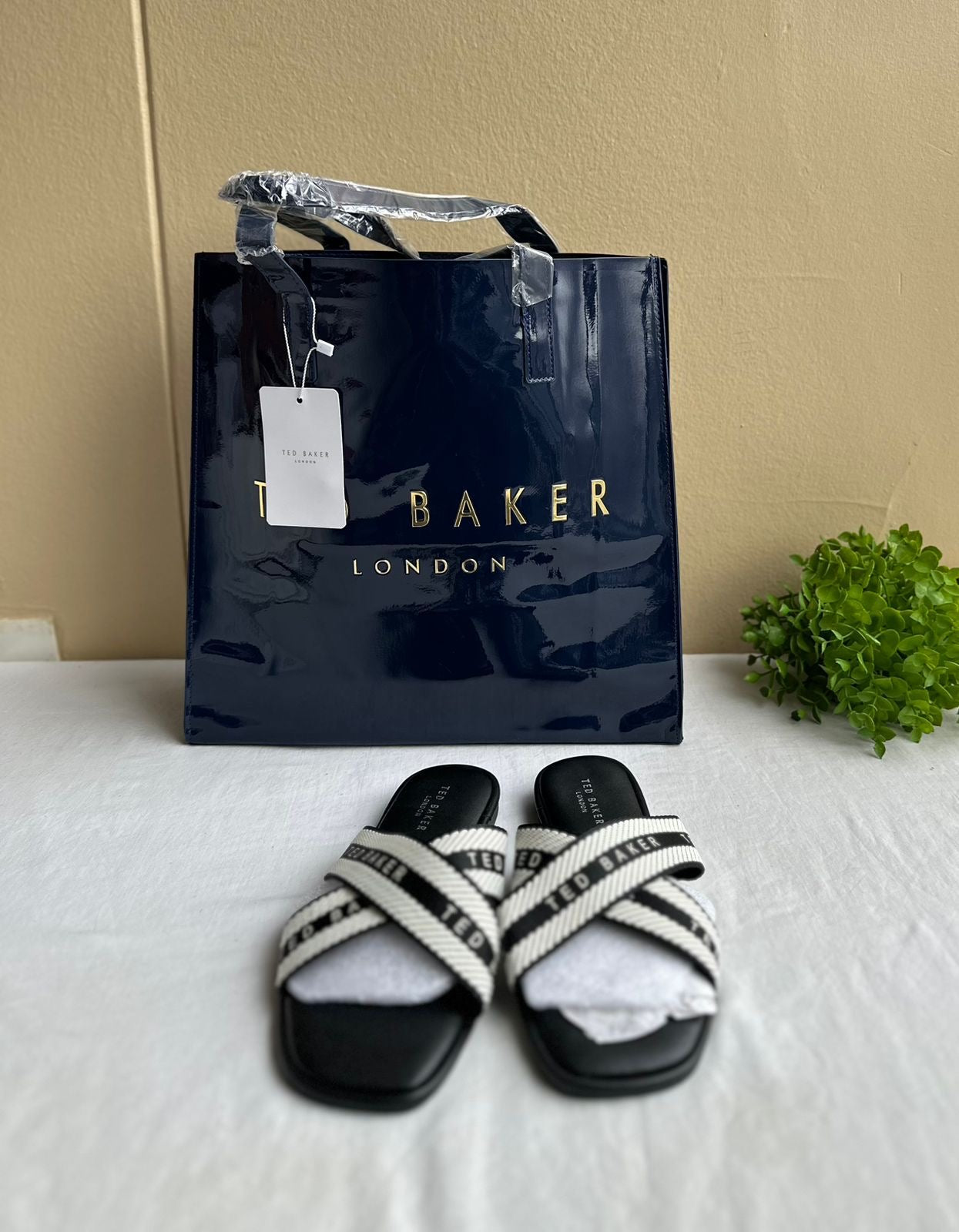 TED BAKER ICON HANDBAG AND SLIDES COMBO