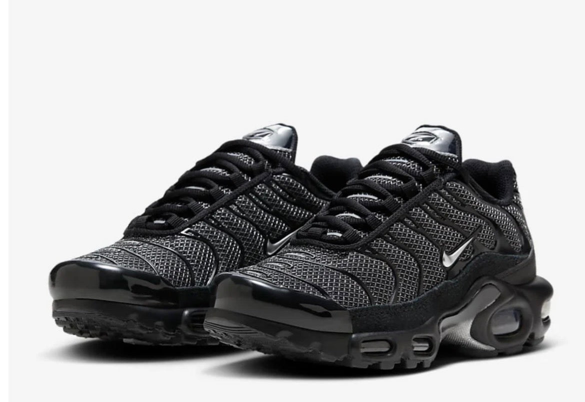 NIKE AIR MAX PLUS