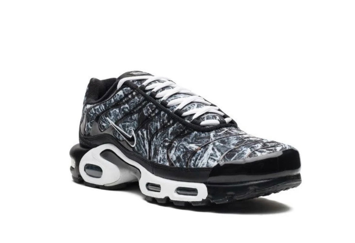 AIR MAX PLUS AMP "SHATTERED
ICE" SNEAKERS