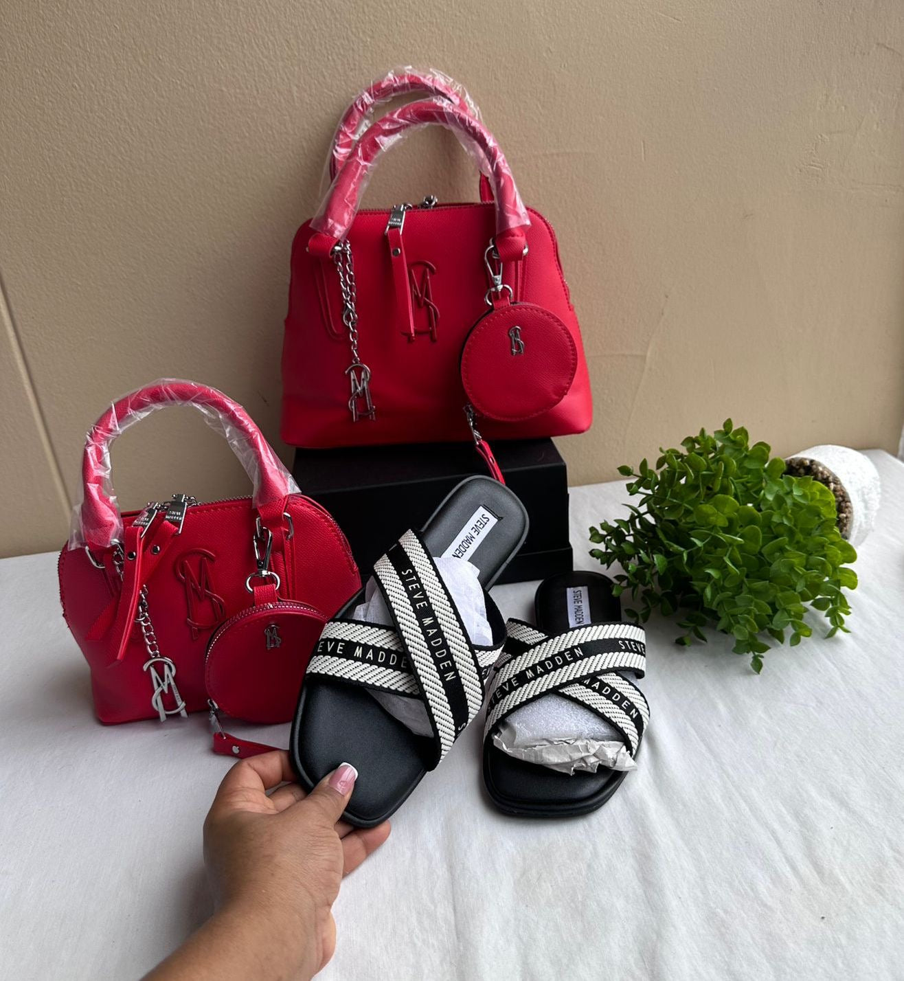 STEVE MADDEN CROSSBODY X TED BAKER SLIDES COMBO
