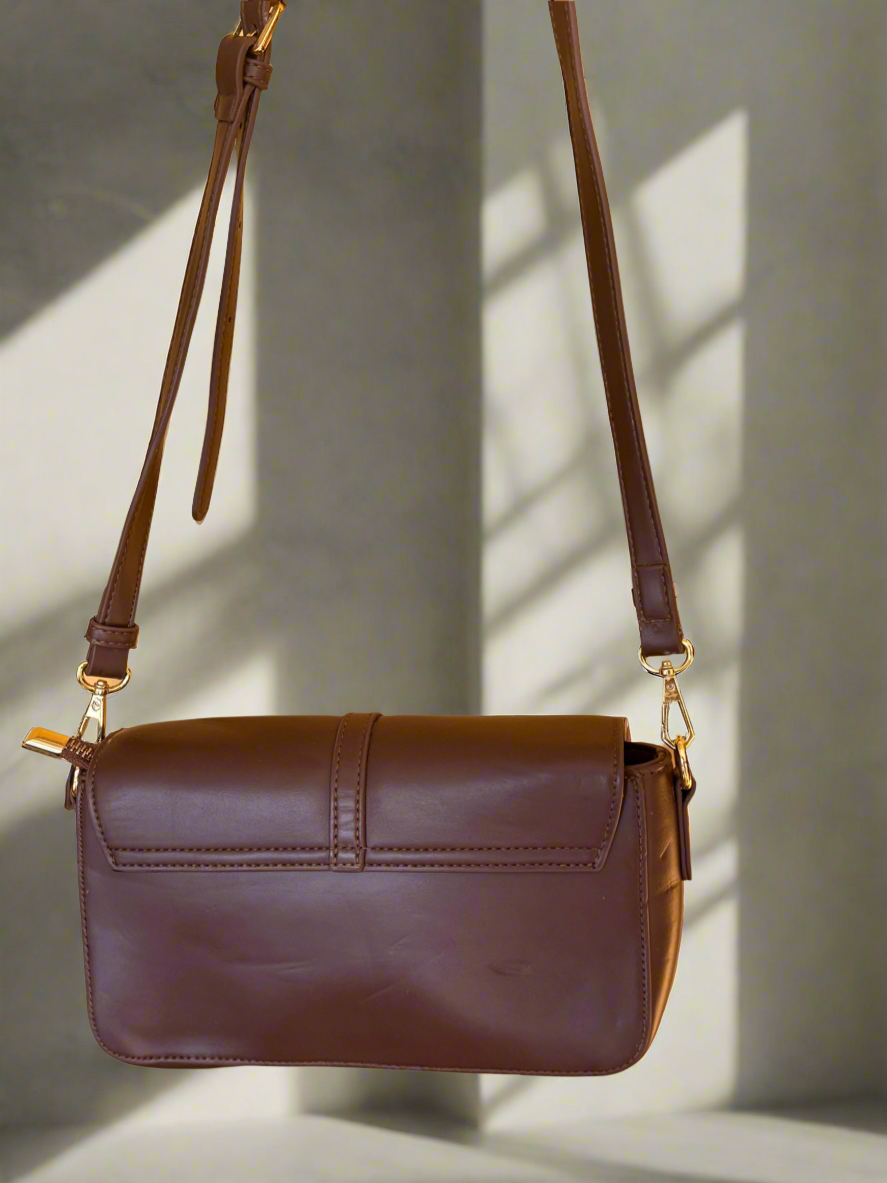 SEMI PATENT LEATHER SHOULDER BAG