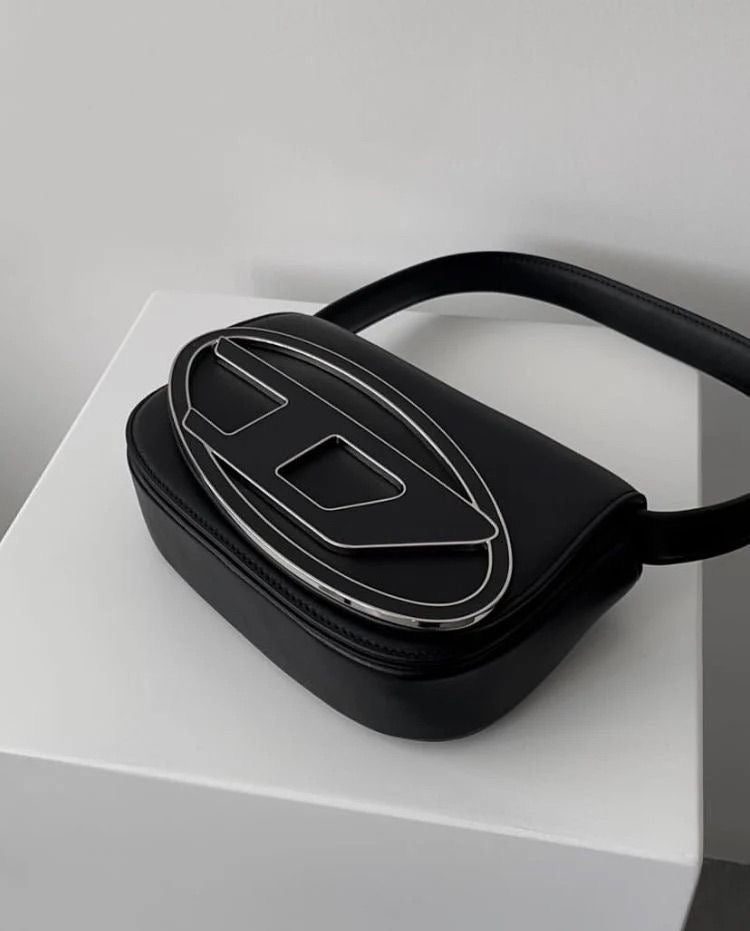 DIESEL MEDIUM 1DR LEATHER SHOULDER BAG BLACK