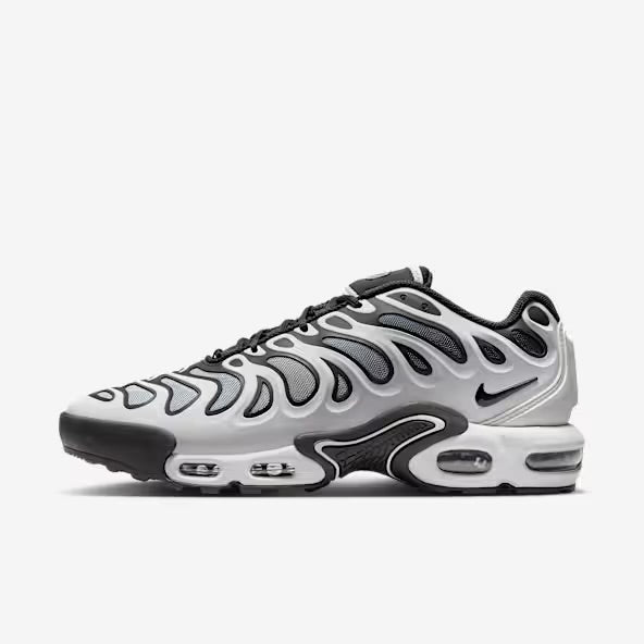 NIKE AIR MAX PLUS “metallic silver
