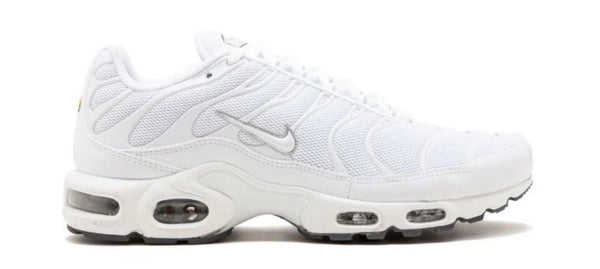 NIKE AIR MAX PLUS "TRIPLE
WHITE"