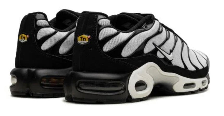 NIKE AIR MAX PLUS "OREO"