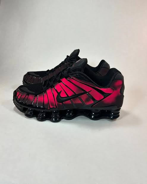 NIKE SHOX THERMOREACTIVE RED